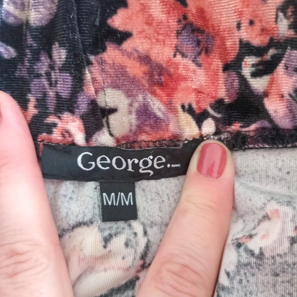 Velvet Floral Asymmetrical Skirt in Black and Pink - Picture 5 of 5